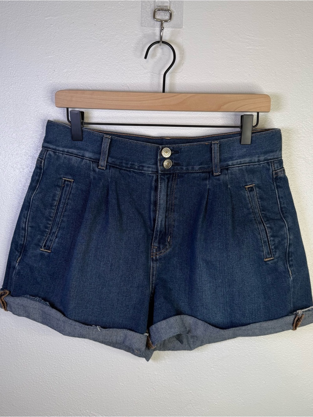 American Eagle Mom Shorts, Classic Dark Blue Denim with Rolled Hem Size 10 Boho